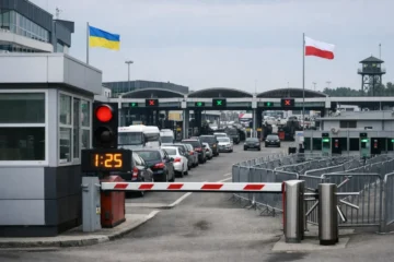 Main headline in English: How to Cross Ukraine&ndash;Poland Border at Shehyni in 2026.