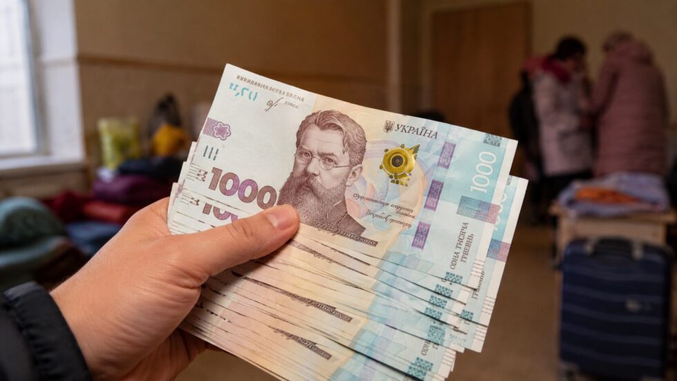 Виплати ВПО 2026 у червні: хто отримає допомогу, які доходи враховують, кому автоматично продовжать виплати та які зміни діють для дітей і пенсіонерів.